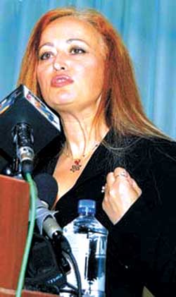 克隆婴儿夏娃的父母及参与生产的主要负责