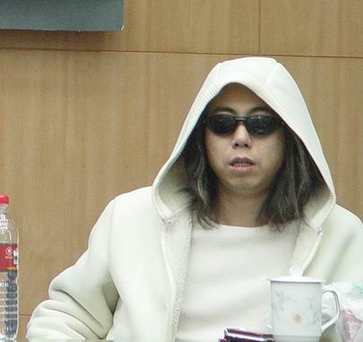 独家图片:朴树高原拍摄《冲出你的窗口》