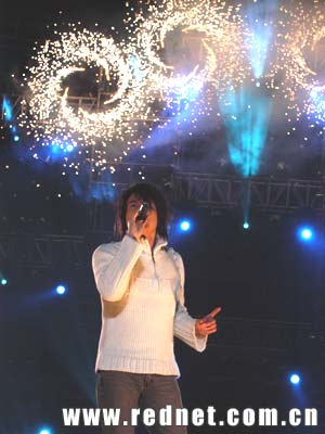 游鸿明献歌下沙 陈慧琳顺子现身ETV明星演唱