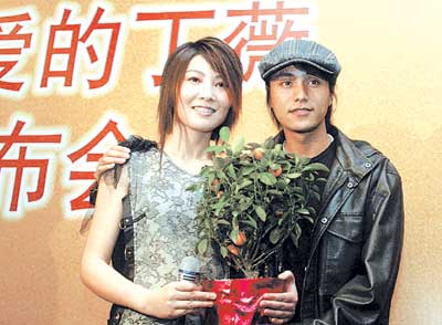 录音<em>室女杀手</em>丁薇唱片发片会昨天举行(图)
