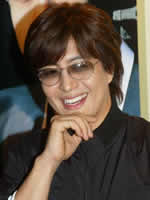 《挑情宝鉴》首映 裴勇俊迷人笑容电晕记者