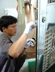 入室盗窃案少女美女被捆绑急中生智用下巴报么么哒手脚txt图片