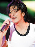 谢霆锋献唱大运会主题曲