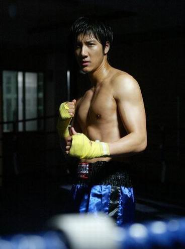  王力宏新歌 mv+露两点秀胸肌(图)