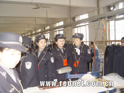 长沙火车站派出所组织全体女民警来到湖南省女