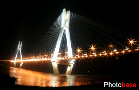 润扬大桥将于4月18日全线贯通 横跨扬州、镇江