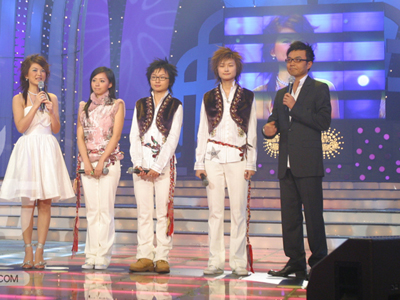 <em>2005超级女声</em>昨晚完美谢幕