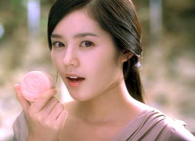 <em>清纯美女</em>韩佳仁代言<em>化妆</em>品