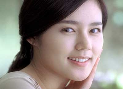 清纯美女韩佳仁代言化妆品