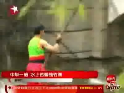 [<em>视频</em>]贵州独竹<em>漂</em>爱好者表演水上芭蕾_红网视
