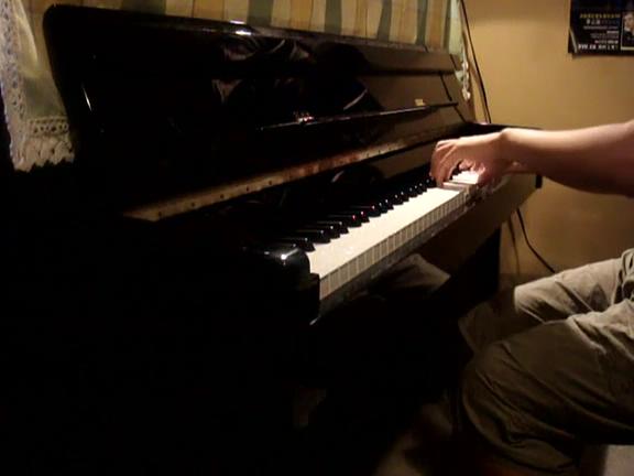 [视频]好听的钢琴曲《妖精的尾巴》