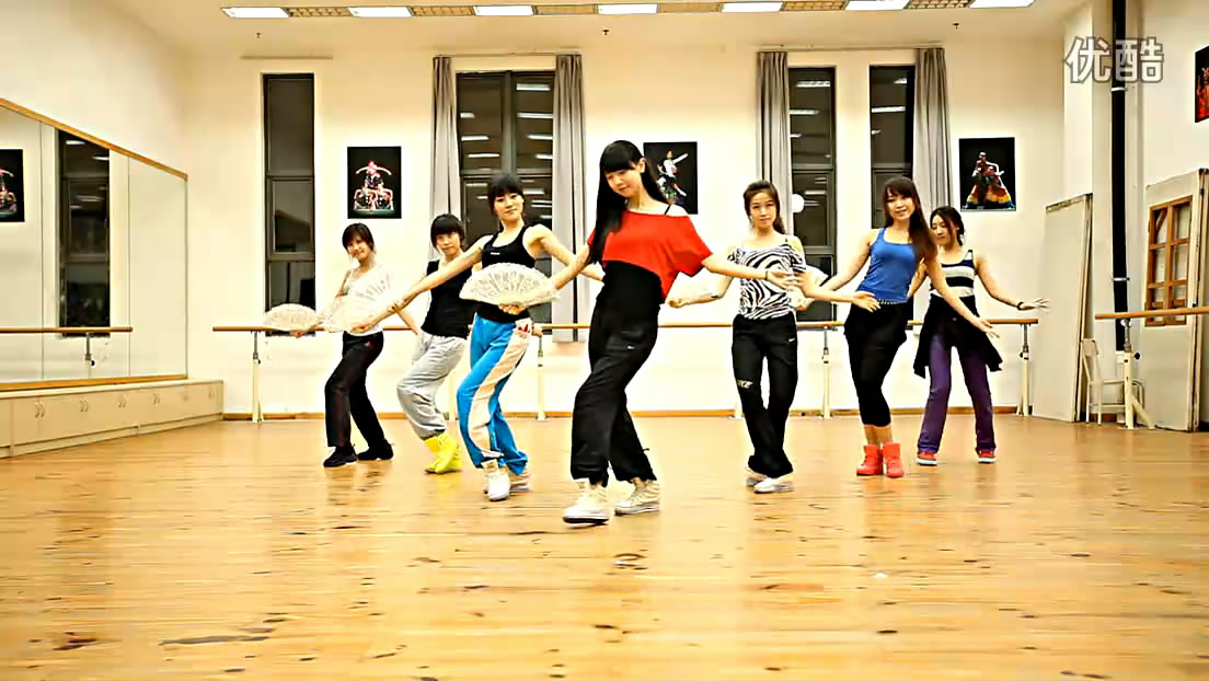 视频]7朵组合-咏春舞蹈-练习室版