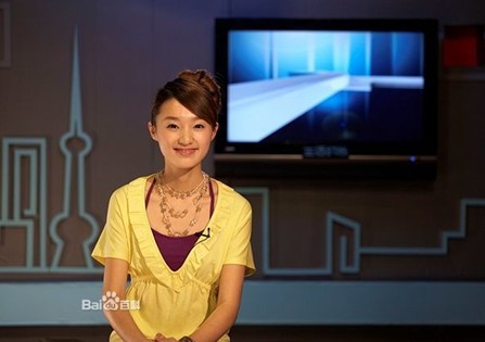 [<em>视频</em>]上海<em>两女</em>主播上演二女争夫 正室微博怒