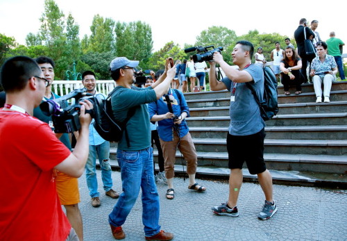 [视频]姜文用手机拍记者:你是不是也会不自在?(图)_红网视听_红网