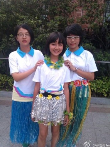 [视频]点读机女孩高君雨近照曝光 网友关心成