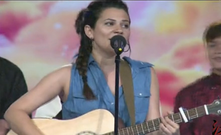 Video:Foreign students show their talents