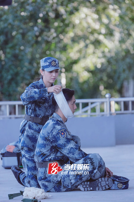 《真正男子汉2》杨幂再现神记忆 佟丽娅受罚落泪