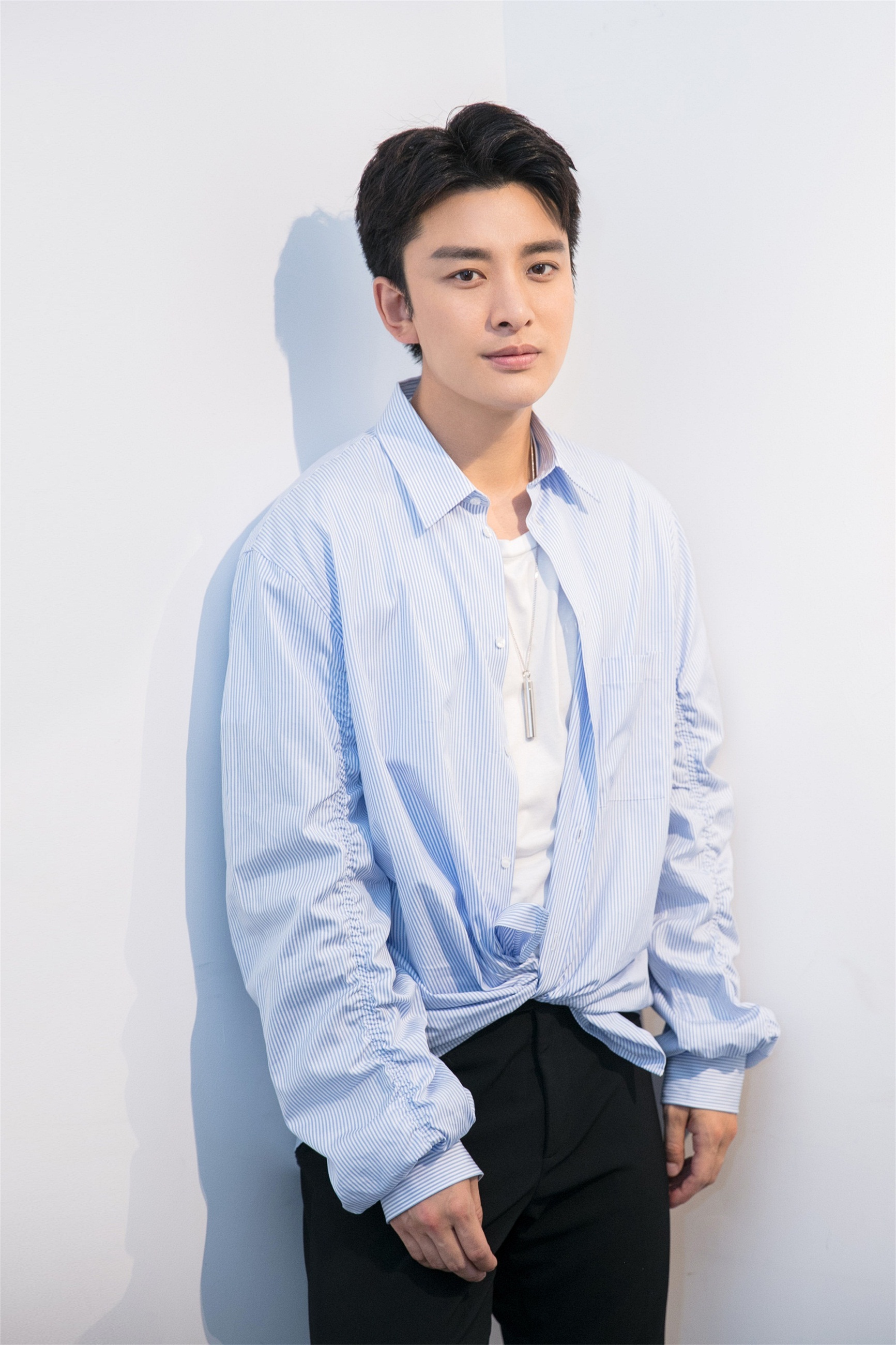 贾乃亮陈意涵首组cp!《爱在星空下》曝星空海报_娱乐频道_红网