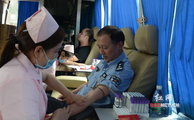 桃江一民警义务献血19年 善行带动身边人
