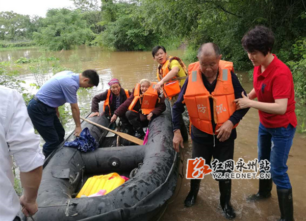 零陵:蒋映群深入重灾镇一线抢险救灾