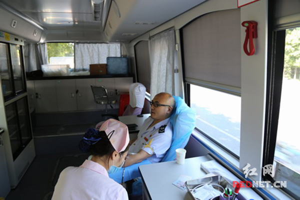 【郴州】市地税局稽查局积极开展无偿献血活动