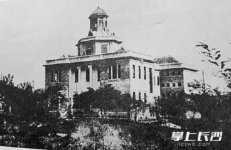 长沙市城建档案馆馆藏资料记录了湖南大学校门