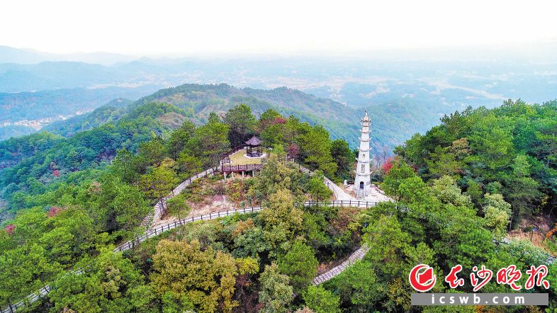 风光秀丽的天华山.长沙县旅游局供图