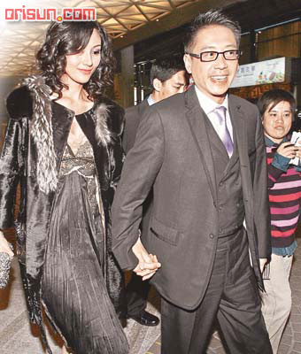 图:许晋亨离婚李嘉欣窃喜 红光满面等嫁豪门