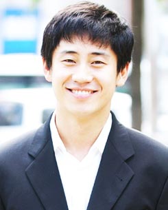 图:韩国爆艺人夜店嗑药丑闻 男星 申河均 涉嫌_