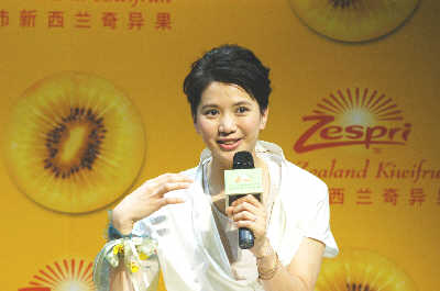 图:袁咏仪在京赚奶粉钱 为儿子和张智霖吵架