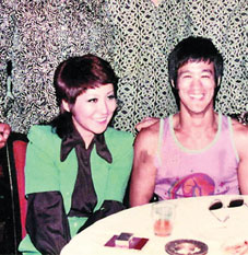 图:李小龙红颜知己出车祸 丁佩疑遭人陷害_娱乐频道_红网