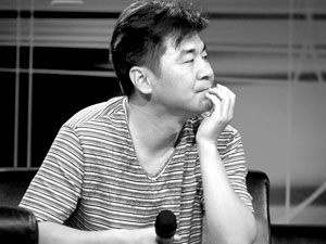 陈建斌皱眉打岔避谈儿子 盼媒体少关注自己家庭