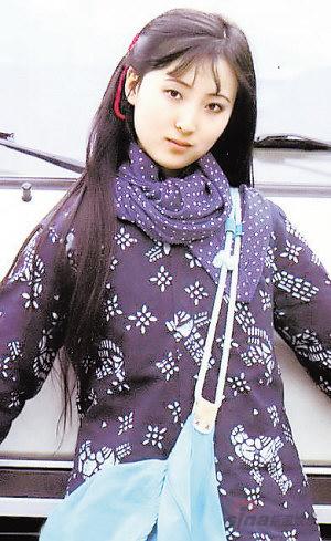 她又扮演《家春秋》中的梅<em>表姐</em>