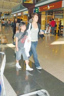 与李宗盛<em>女儿李喜儿</em>曝光 <em>林忆莲</em>即发怒黑脸