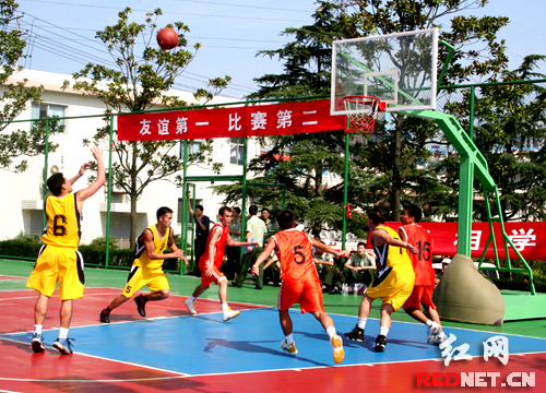 我们赢啦!湖南消防卫士篮球赛擂响战鼓(图)