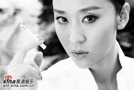 <em>性感妩媚</em>变酷姐