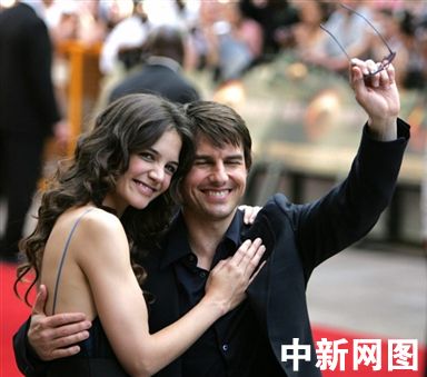 <em>汤姆克鲁斯</em>被曝已完婚 <em>女友</em>掉30斤肥肉当新娘
