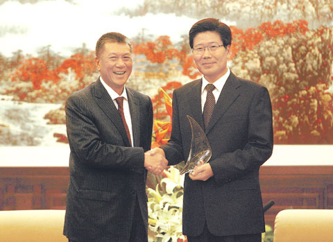 张春贤会见澳门特首何厚铧、亲民党人士张显耀