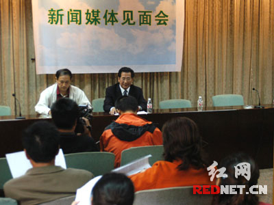 长沙市环保局召开新闻媒体见面会通报了查处的7件水污染环境违法案件