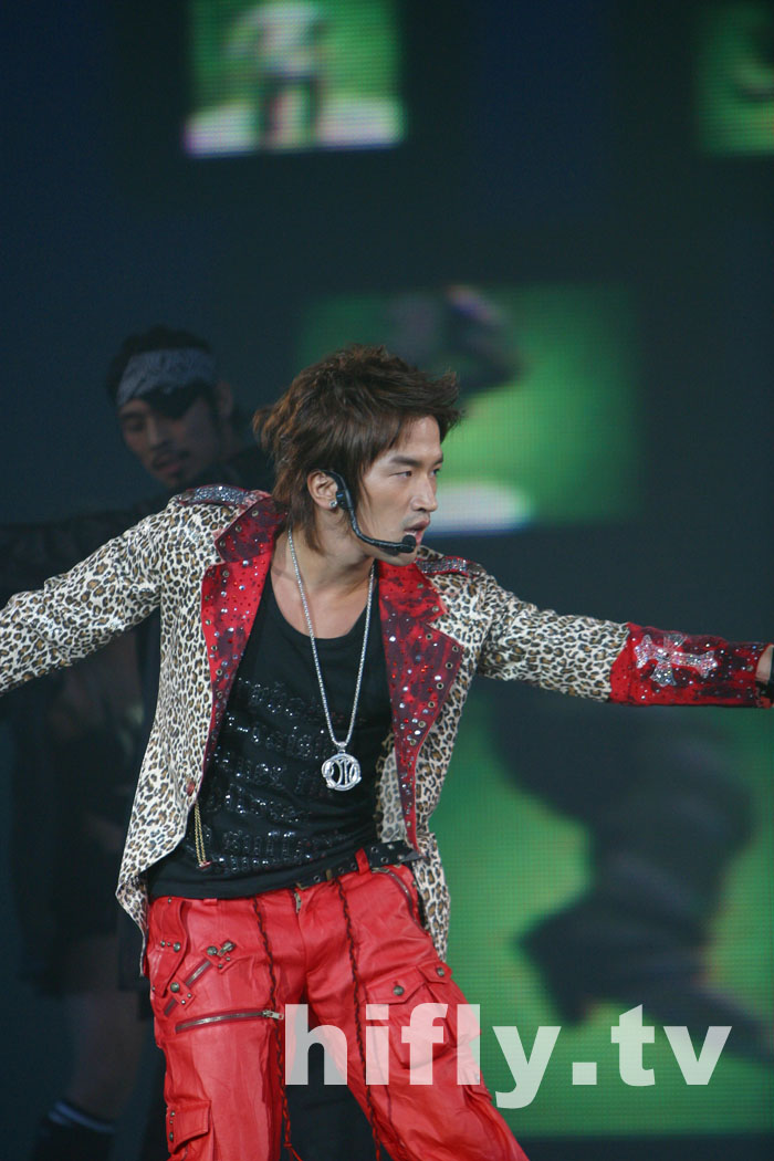 第六届 金鹰节明星演唱会 的歌曲_明星_胖人服