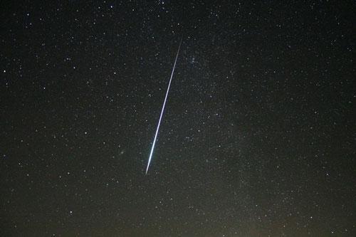 谁有比较清晰的流星雨摄影