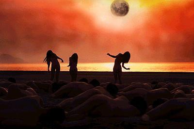 组图:韩国艺术电影《麻姑》千人群裸抢夺眼球