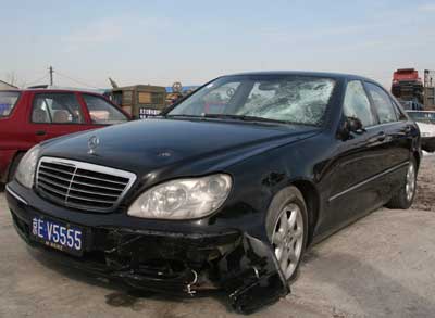 北京16岁富家子偷开父亲奔驰撞死路人组图)