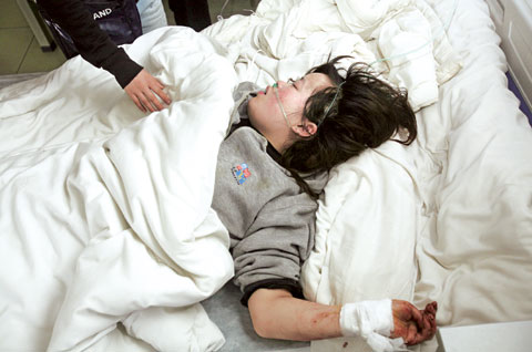 17岁少女与36岁男友相约殉情 被救后发现受骗