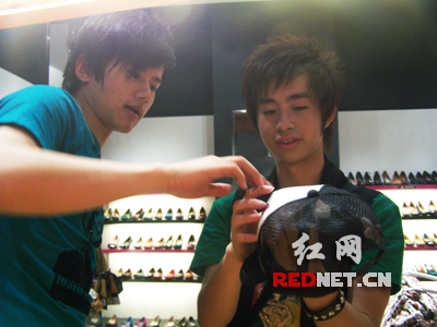 [快乐男声]魏小晨和张小杰的低空飞行_超级秀场_天涯社区