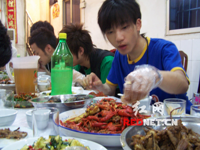 独家:成都快男十强夜游长沙