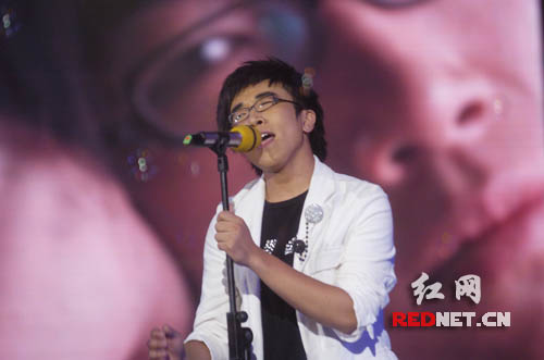 组图:快乐男声广州唱区决赛10进1第一轮现场(