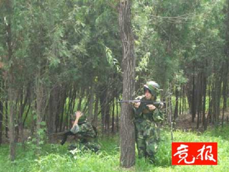 北京警方称携带仿真枪私玩真人CS违法(图)