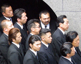 中新网5月22日电 黑社会和有组织犯罪一直是暴力与冲突的代名词