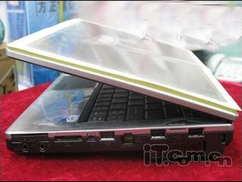 A4纸大小的本本 方正S211A只卖6899